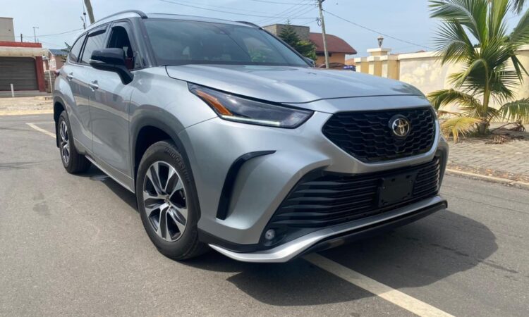 Efokeke | Luxury cars at our garage, very nice cars and very affordable too for a grab